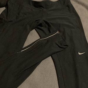 Black Nike leggings